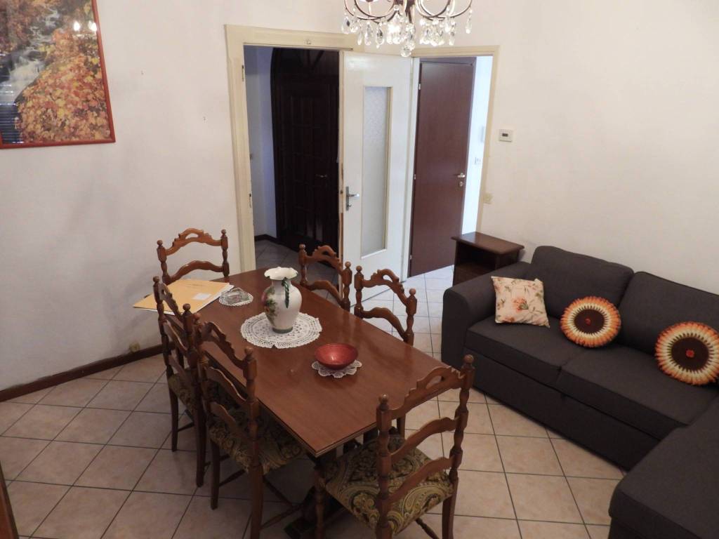 Appartamento a Borgomanero in Via Piave, 25 - Foto 2