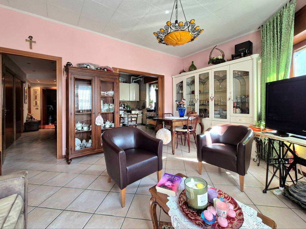 Appartamento a Limbiate in Via della Salute, 16 - Foto 3