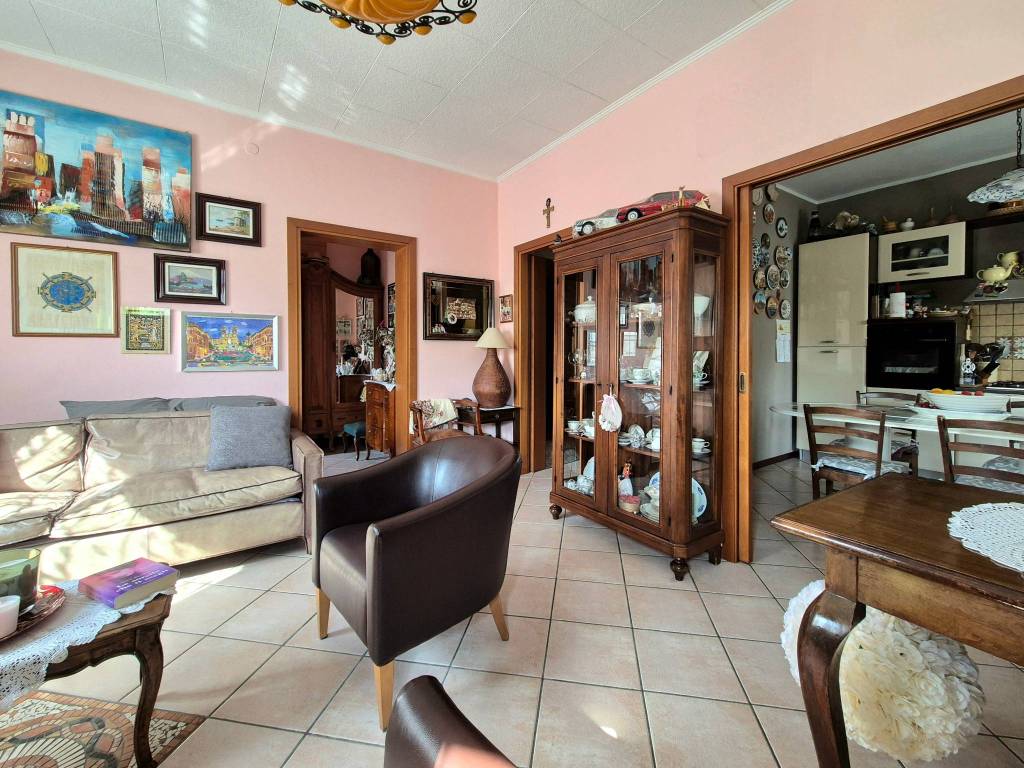 Appartamento a Limbiate in Via della Salute, 16 - Foto 4