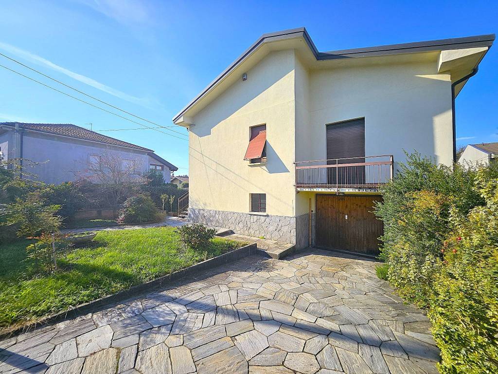 Villa a Jerago con orago in Corso Europa, 13 - Foto 4