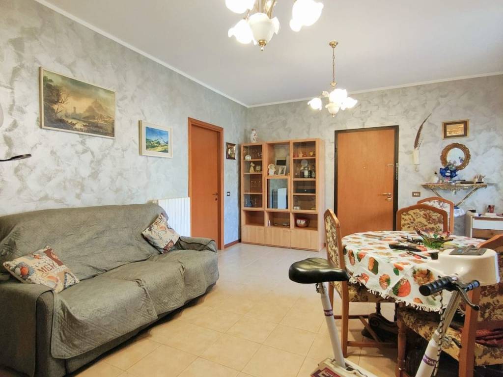 Appartamento a Reggio emilia in Via Enrico Zambonini - Foto 3