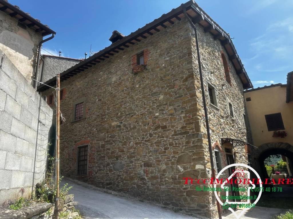 Casa indipendente a Pistoia in Via di Casciano, 17 - Foto 2