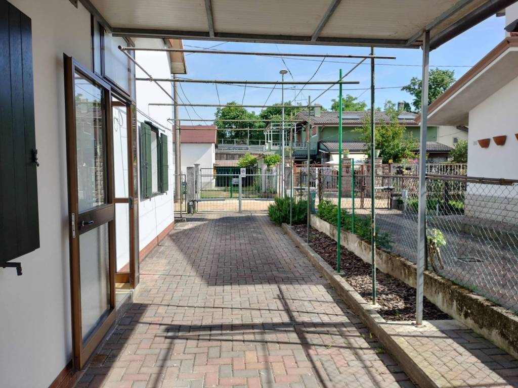 Villa a Gradisca d'isonzo in Via Feudi - Foto 2