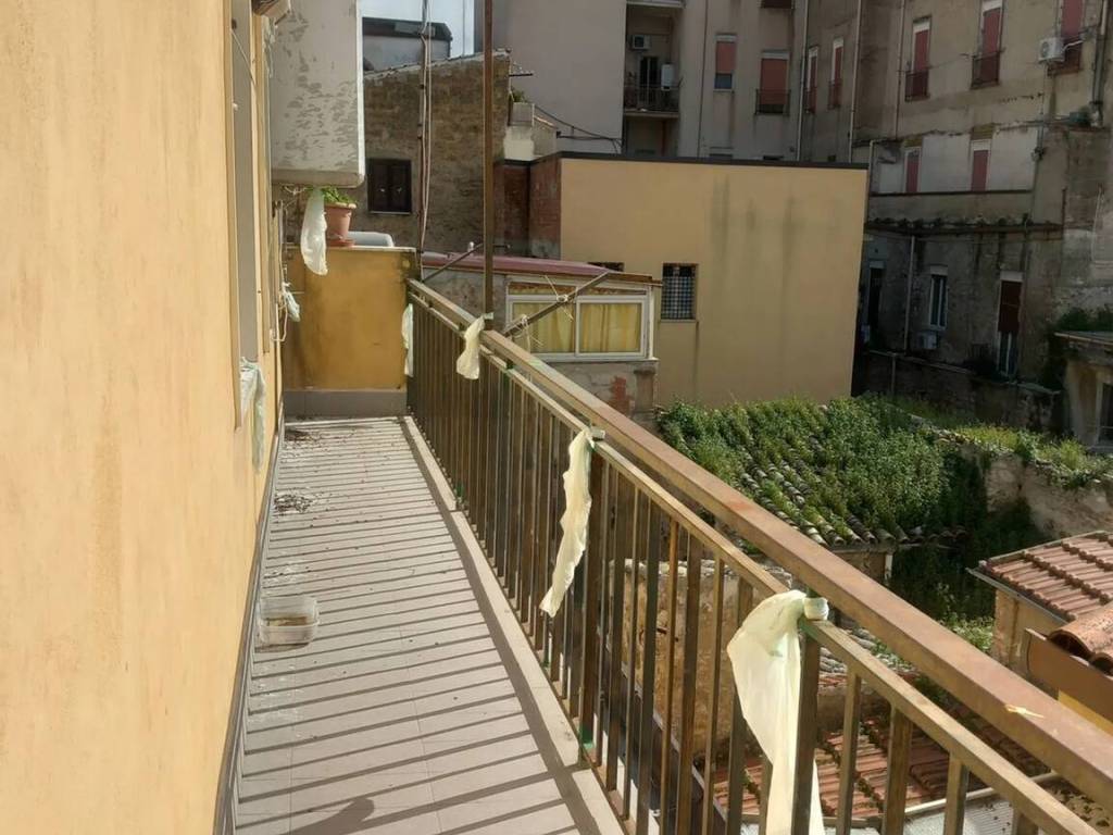 Appartamento a Caltanissetta in Via Arco Calafato, 29 - Foto 3