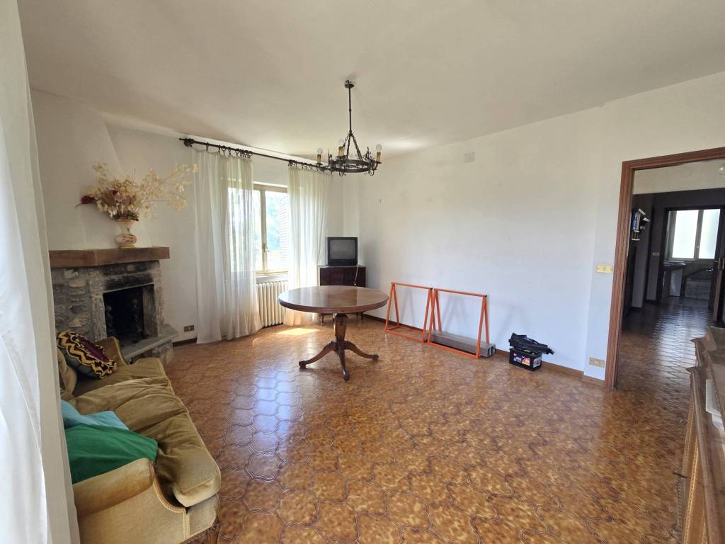 Appartamento a Castelnovo ne' monti in Via Umberto Monti, 13 - Foto 3