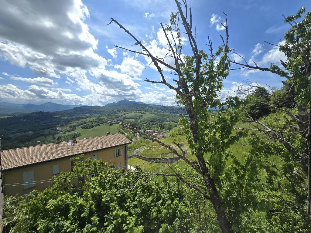 Appartamento a Castelnovo ne' monti in Via Umberto Monti, 13 - Foto 4