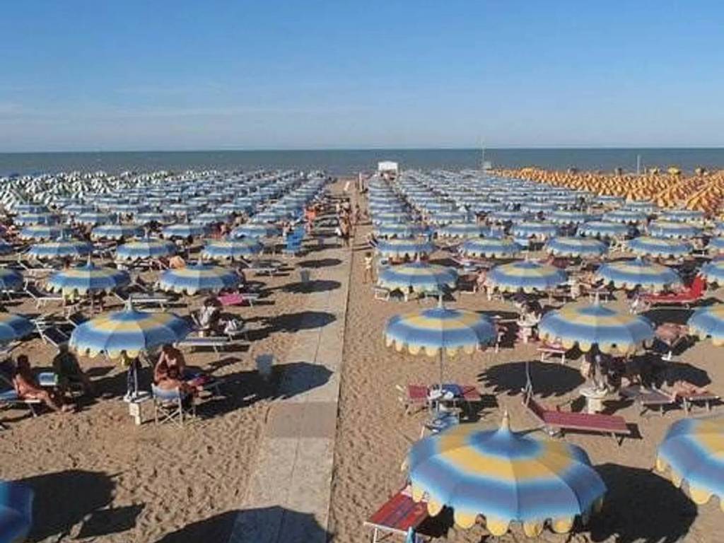 Palazzo / stabile a Rimini - Foto 2