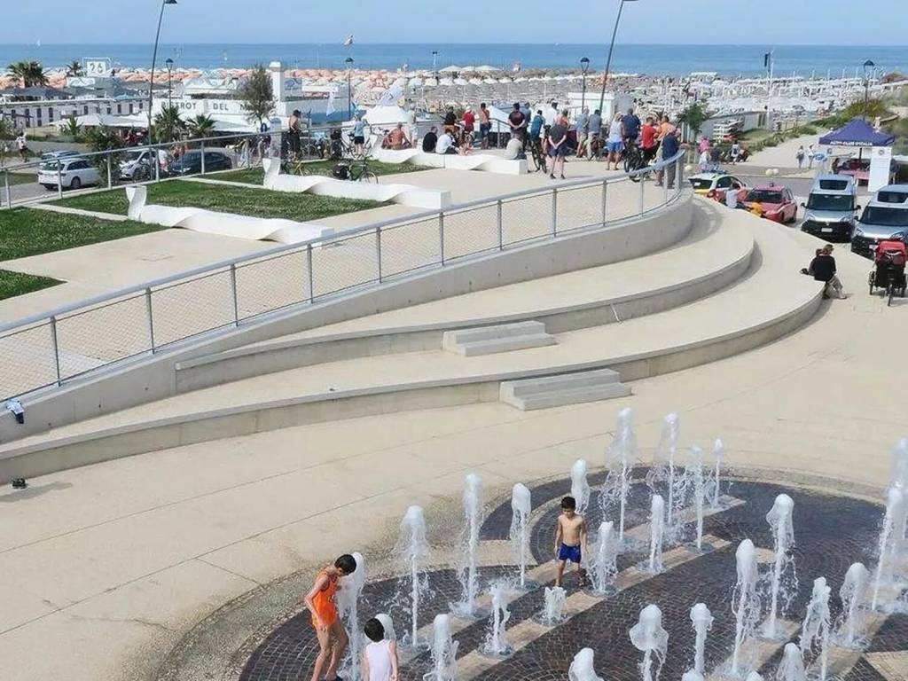 Palazzo / stabile a Rimini - Foto 4