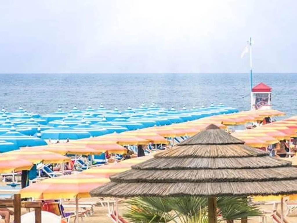 Palazzo / stabile a Rimini - Foto 3