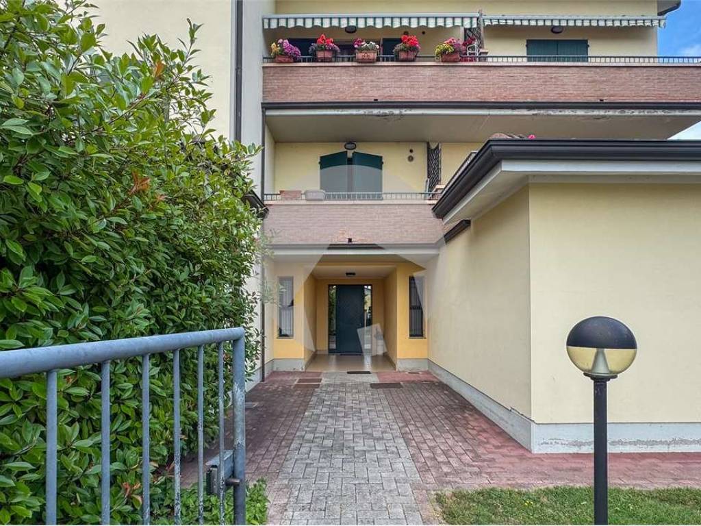 Appartamento a Novellara in Strada Santa Maria, 13 - Foto 2