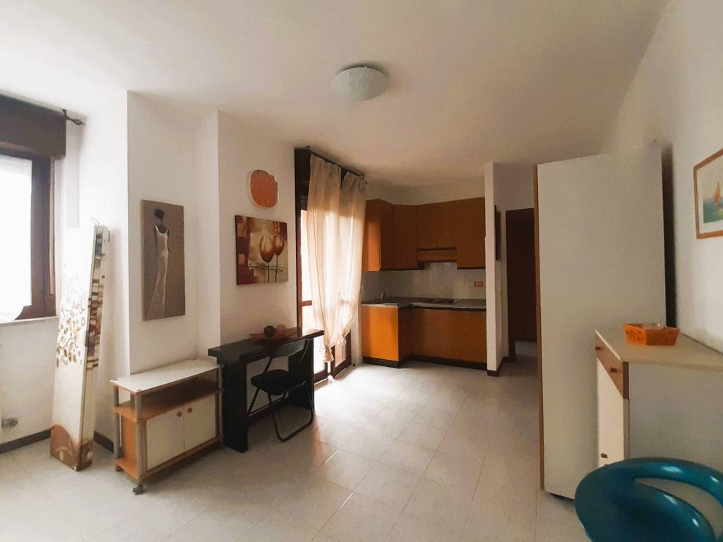 Appartamento a Castellanza in Via Montello - Foto 2