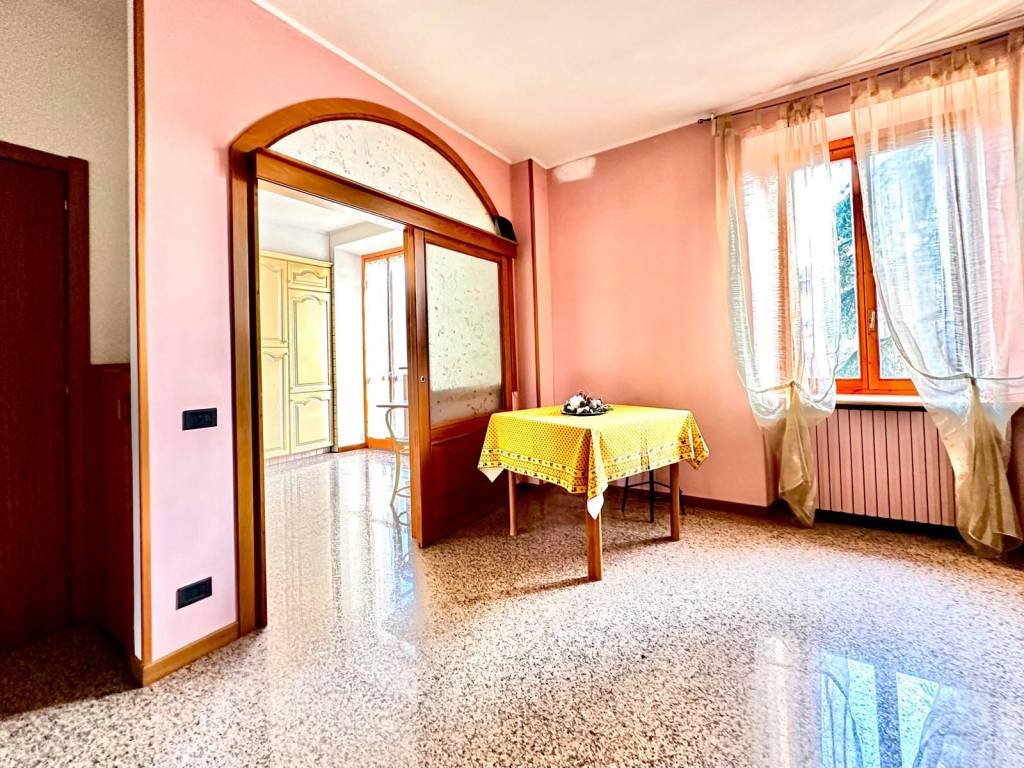 Appartamento a Oggiono in Via per Molteno - Foto 2