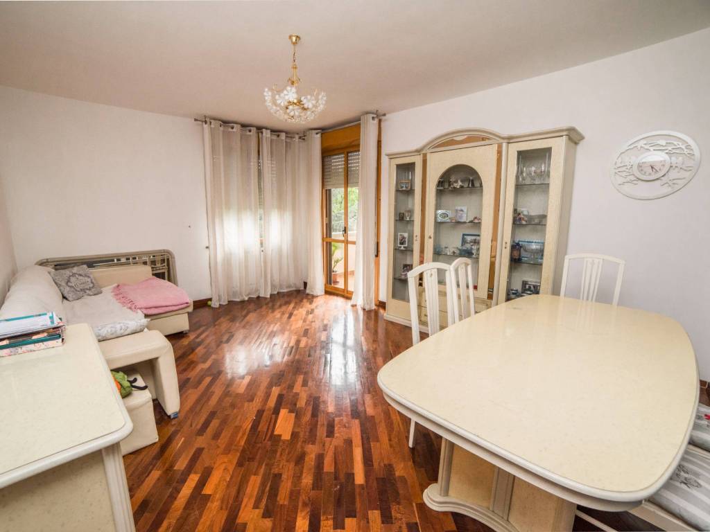 Appartamento a Scandiano in Via Longarone - Foto 2