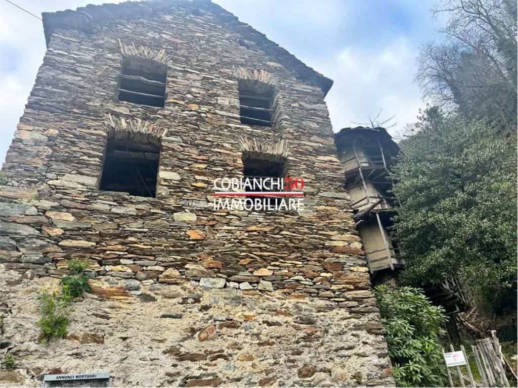 Palazzo / stabile a Caprezzo in via Verazzi - Foto 2