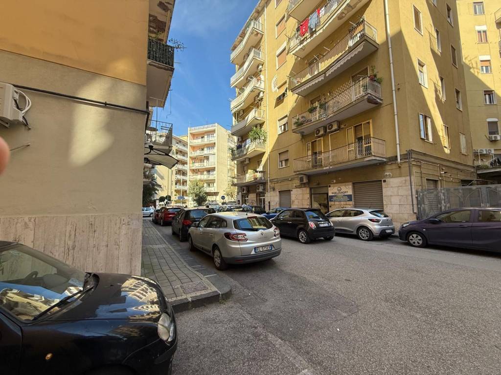 Box / garage a Salerno in Via Luigi Manzella, 5 - Foto 2