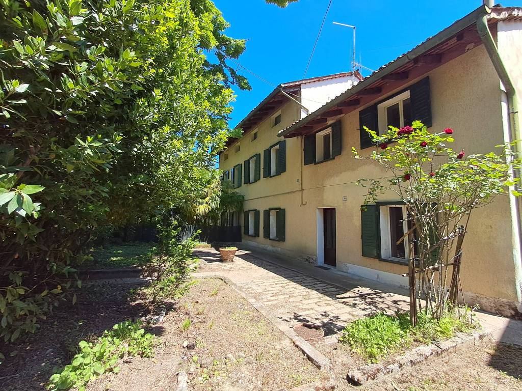 Villa a Gradisca d'isonzo in Via Gorizia, 28 - Foto 2