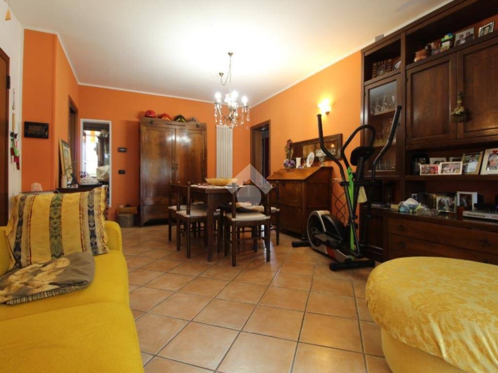 Appartamento a Cadelbosco di sopra in Via spallanzani, 11 - Foto 3