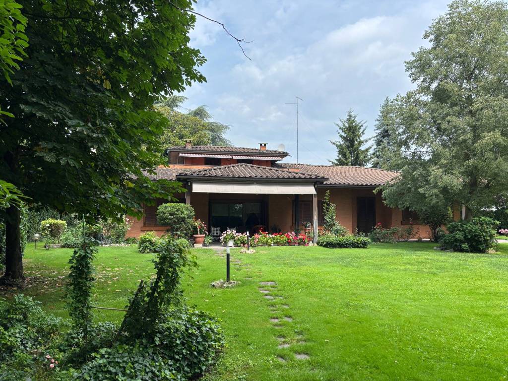 Villa a Piacenza in Via della Besurica - Foto 2