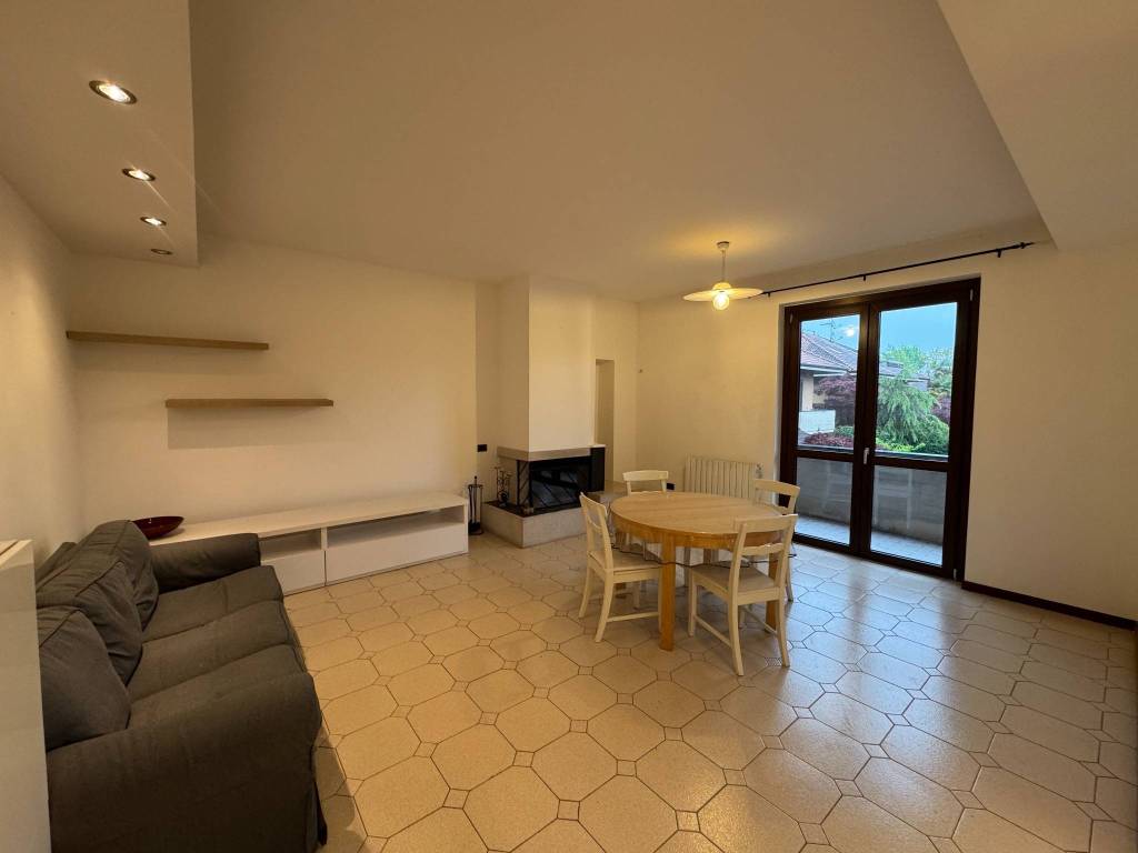 Appartamento a Agrate brianza in Via Madre M. Bucchi, 3 - Foto 2