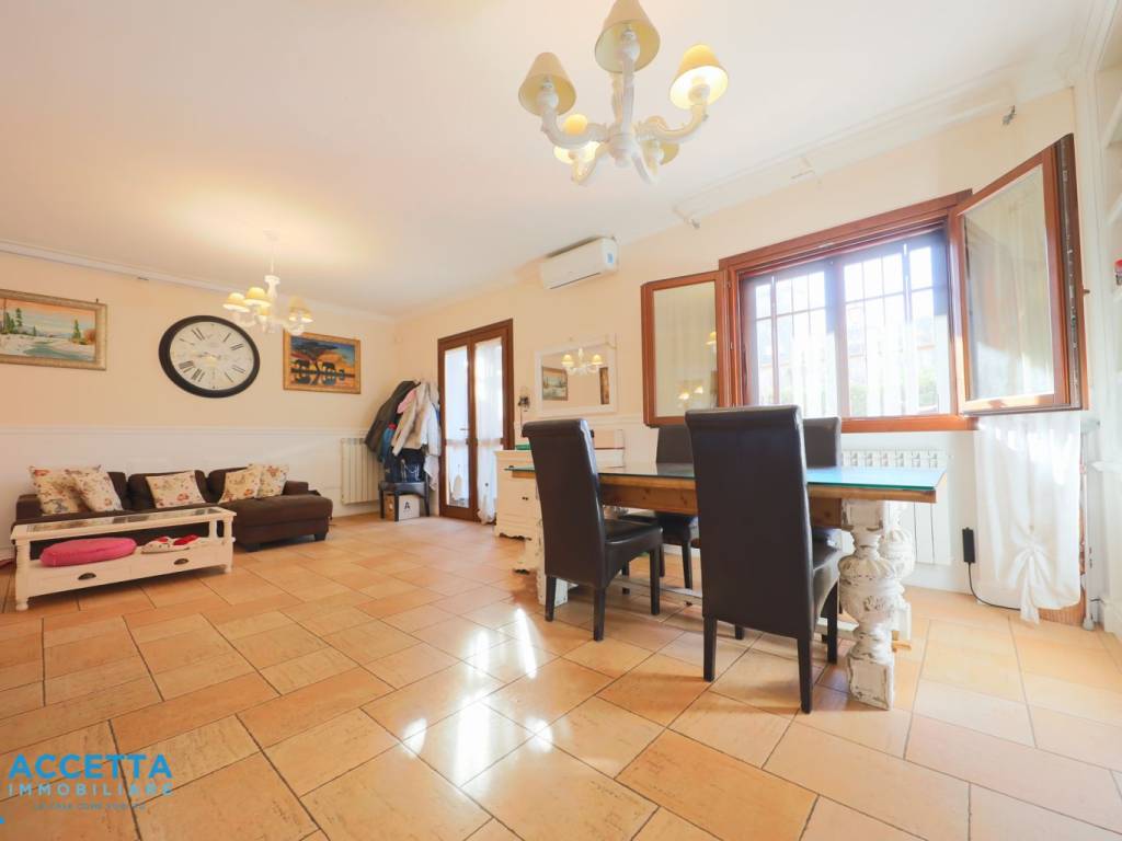 Villa a Taranto in Via Girasoli, 29 - Foto 3