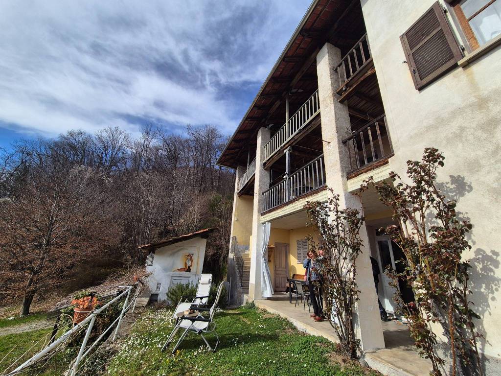 Casa indipendente a Varallo in Frazione Cavaglia - Foto 2