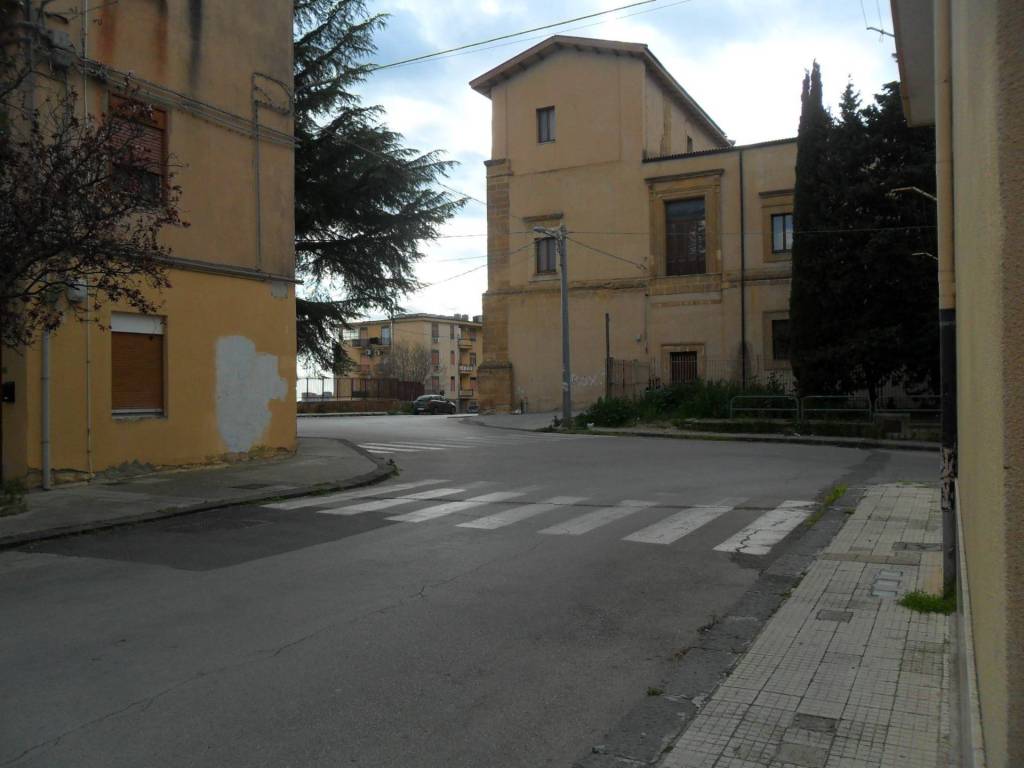 Appartamento a Caltanissetta in Piazza Santa Flavia - Foto 4