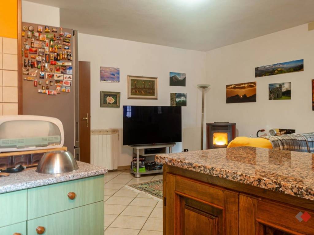 Casa indipendente a Camporgiano in Piazza Giovanni Vincenti, 5 - Foto 3