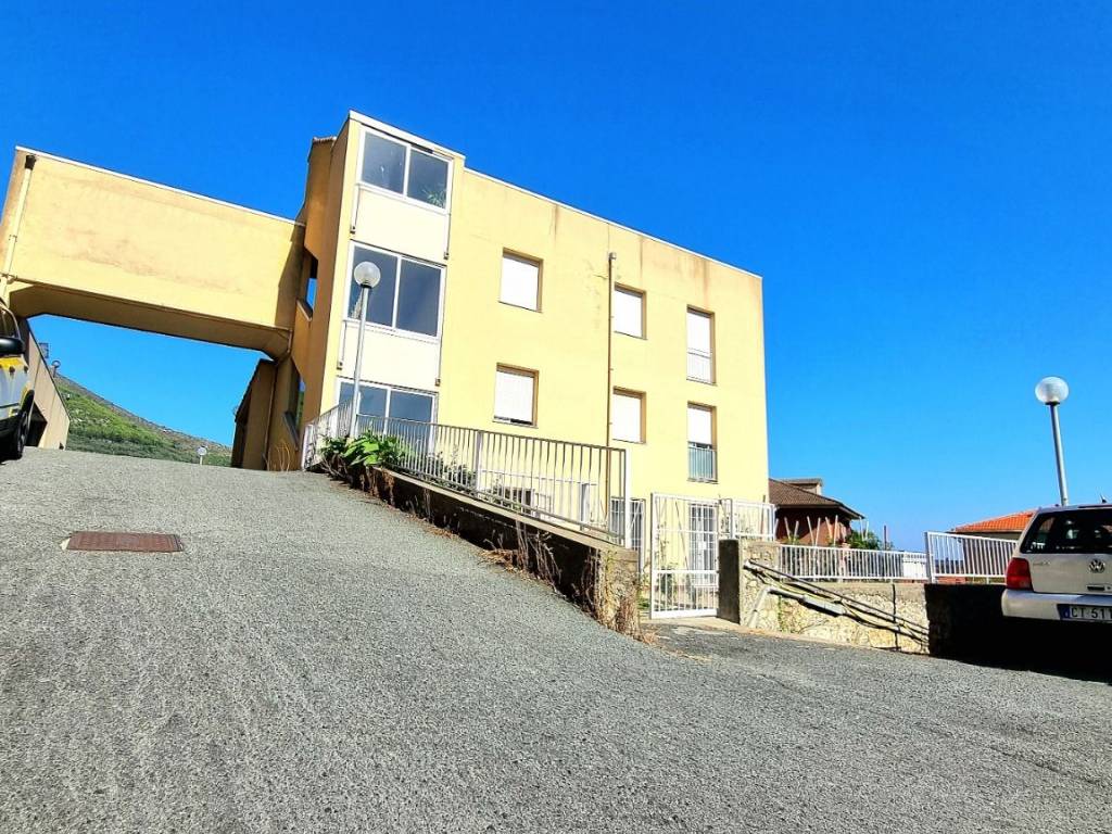 Appartamento a Spotorno in Via alla Rocca - Foto 2