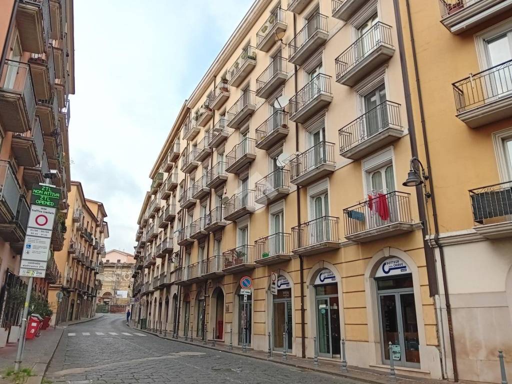 Loft / open space a Avellino in Corso Umberto I, 41 - Foto 2