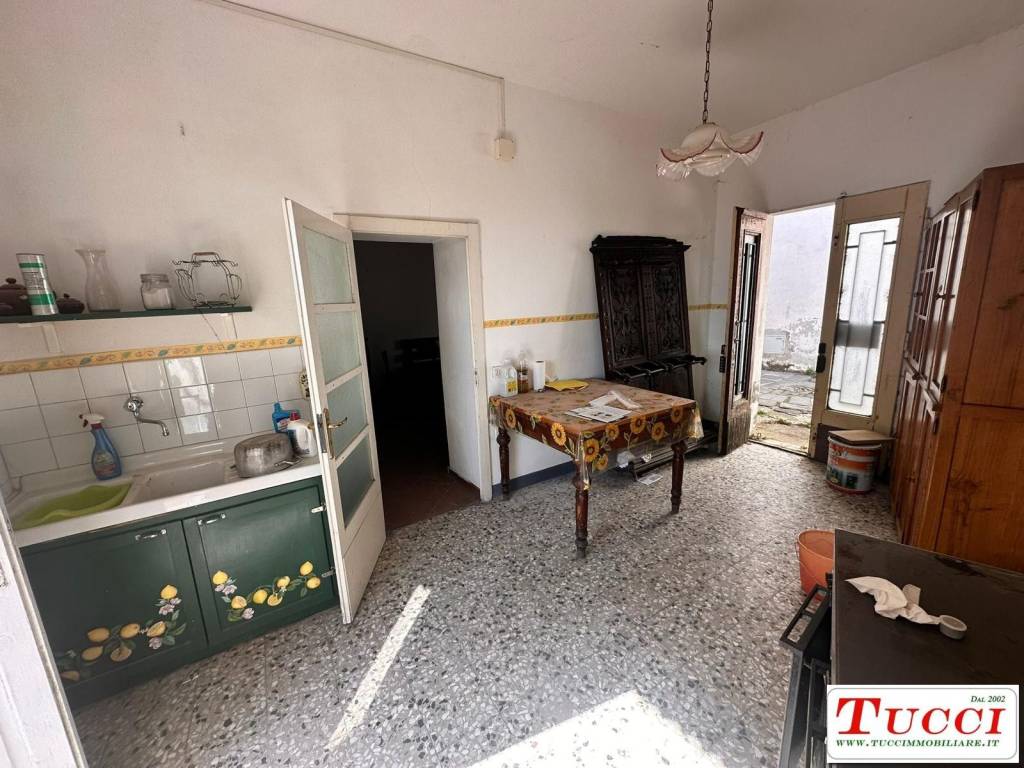 Casa indipendente a Pistoia in Via Castello di Cireglio, 69 - Foto 2