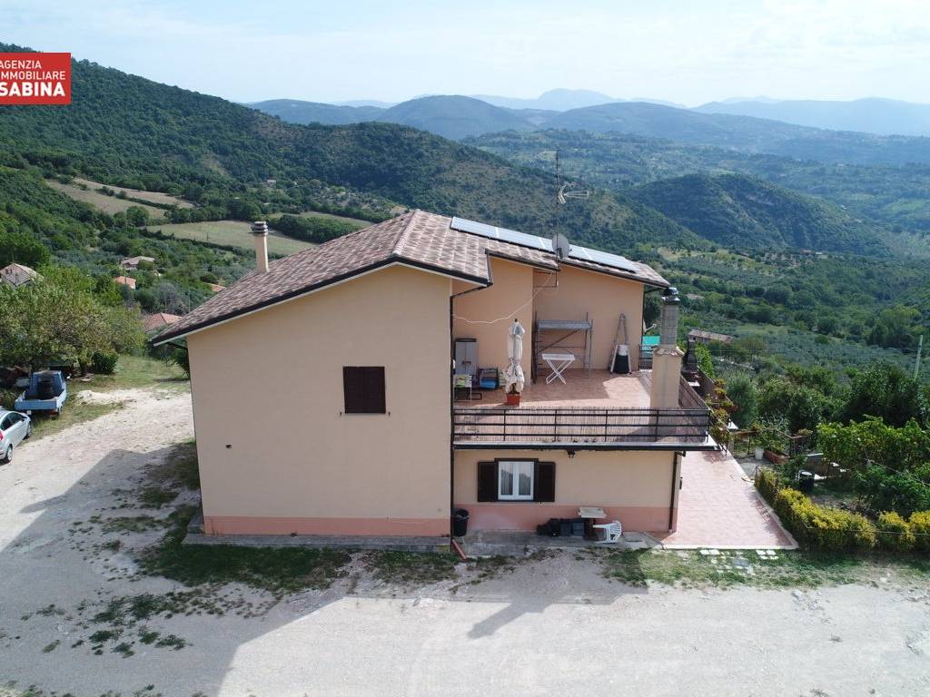Villa a Salisano in Via Montefalcone - Foto 2