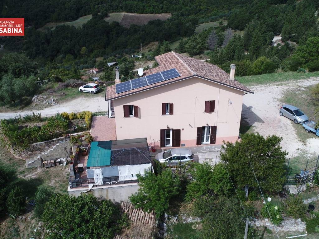 Villa a Salisano in Via Montefalcone - Foto 4