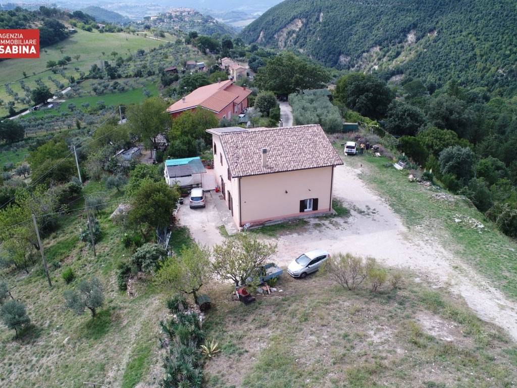 Villa a Salisano in Via Montefalcone - Foto 5