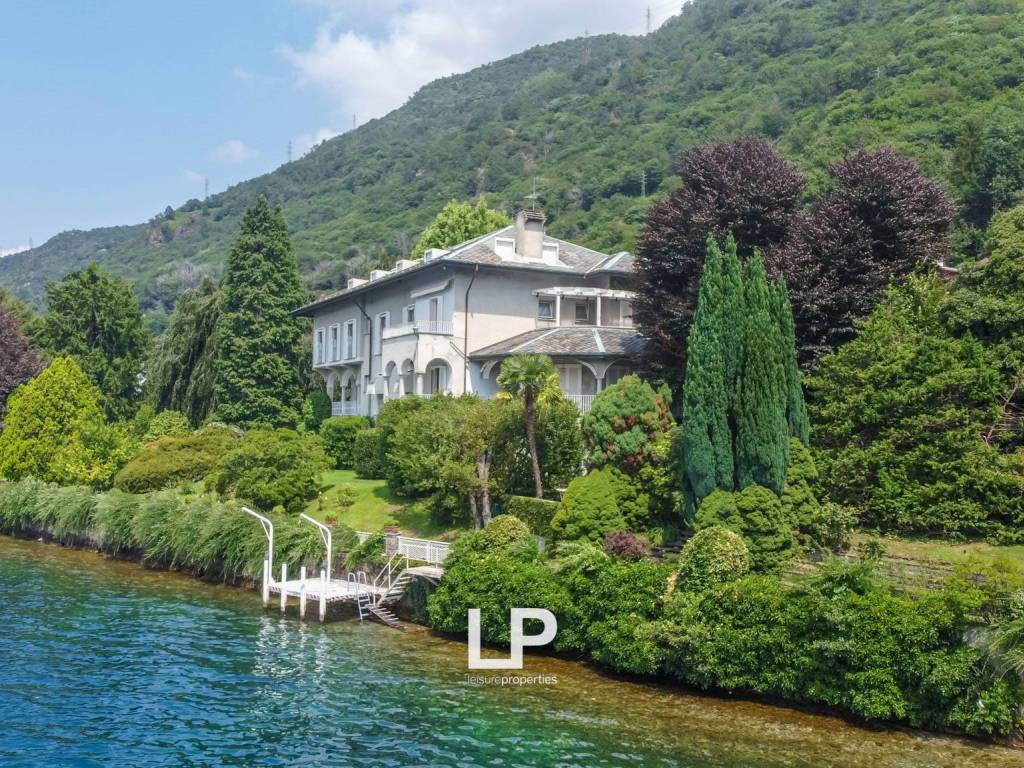 Villa a Omegna in Via Novara, 82 - Foto 2