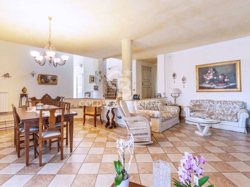 Villa a Neviano in Via Massimo D'Azeglio, 85 - Foto 2