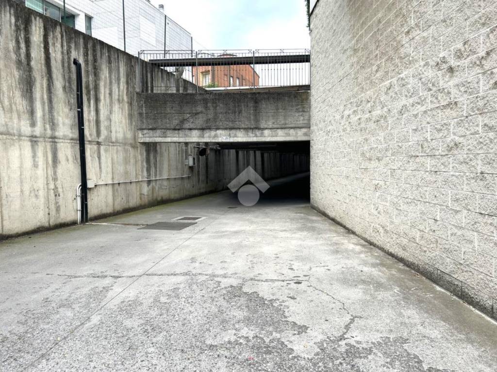 Box / garage a Cremona in Via Marco Furio Bibaculo - Foto 2
