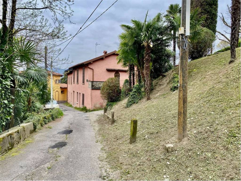 Appartamento a Oggiono in Strada del Molinatto, 22 - Foto 2