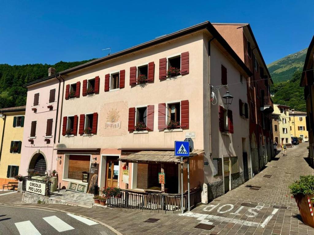 Immobile a Ferrara di monte baldo in albergo piazza general cantore, 5 - Foto 2