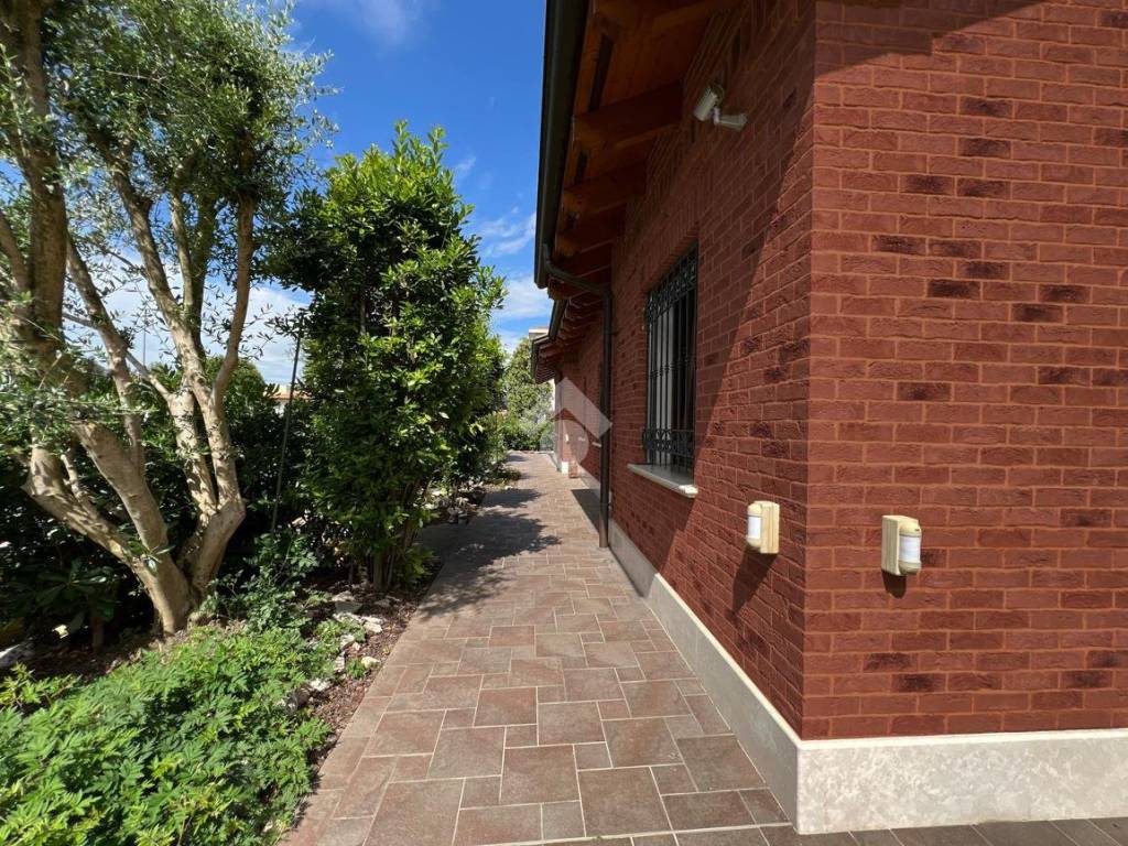 Villa a Mirandola in Via lolli, 1 - Foto 4