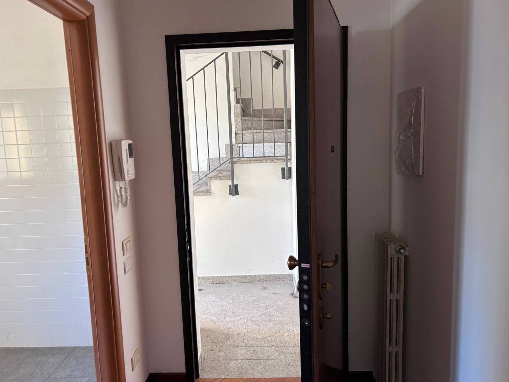 Appartamento a Jerago con orago in Via Giacomo Matteotti, 5 - Foto 2