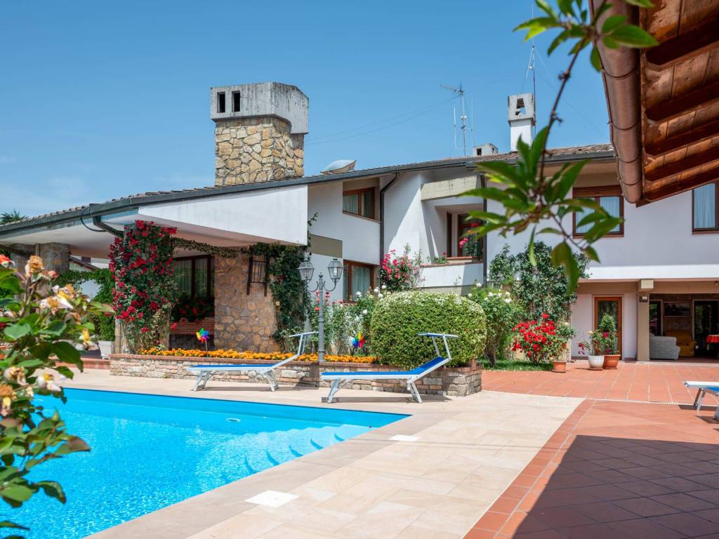 Villa a Piazza al serchio in Via G. Marconi - Foto 3