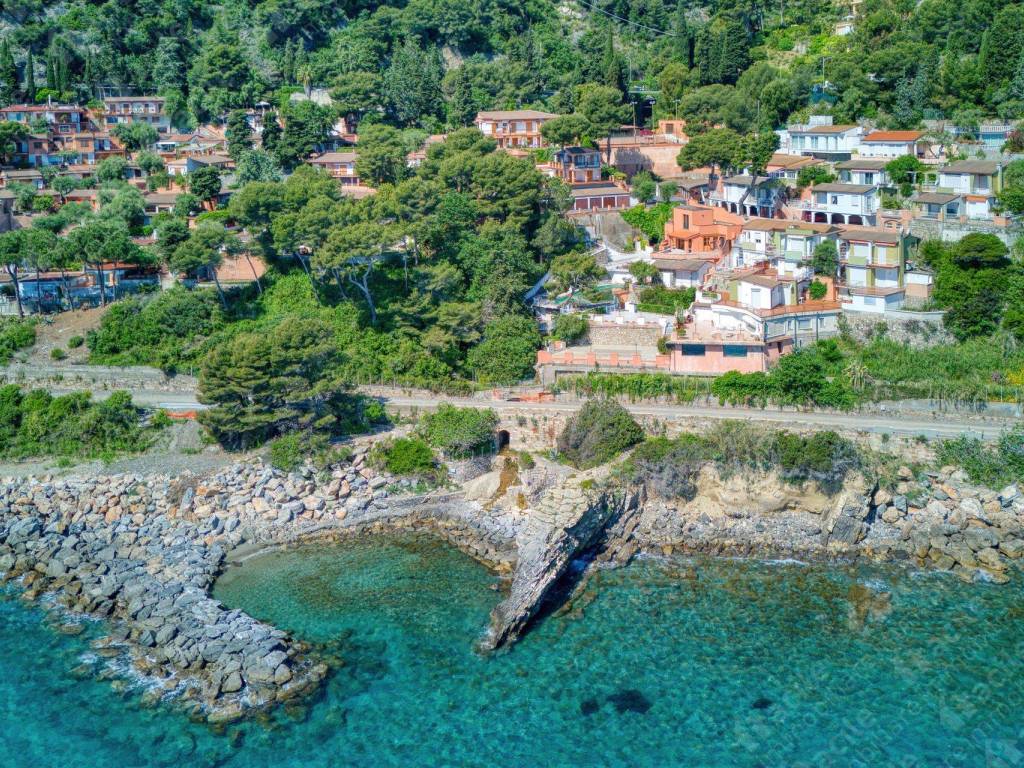 Appartamento a Andora in Via Aurelia, 111, 17051 Marina di Andora SV, Italia - Foto 3