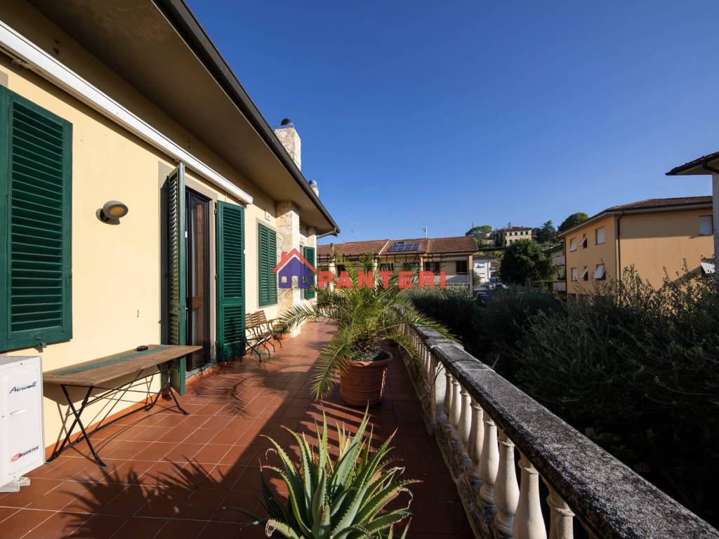 Villa a Buggiano in Via Cesare Battisti - Foto 2