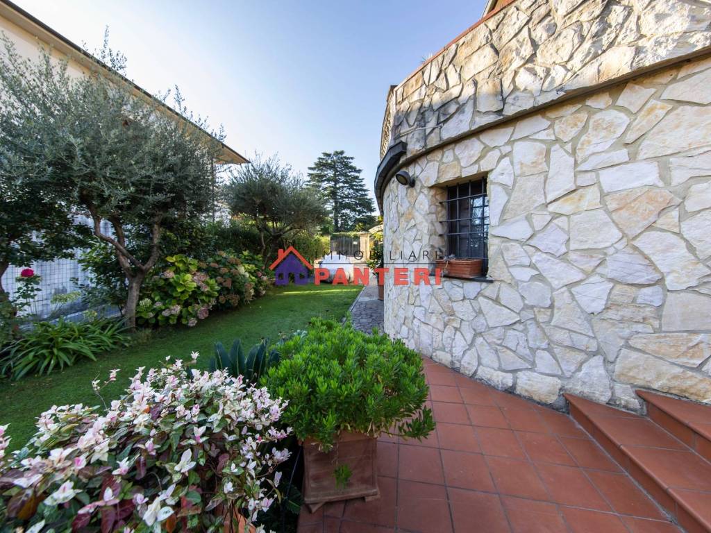 Villa a Buggiano in Via Cesare Battisti - Foto 5