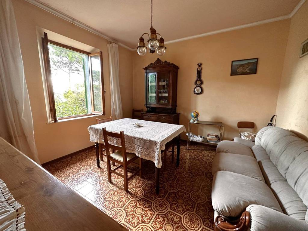 Casa indipendente a Castiglione del lago in Via Anguillara - Foto 5