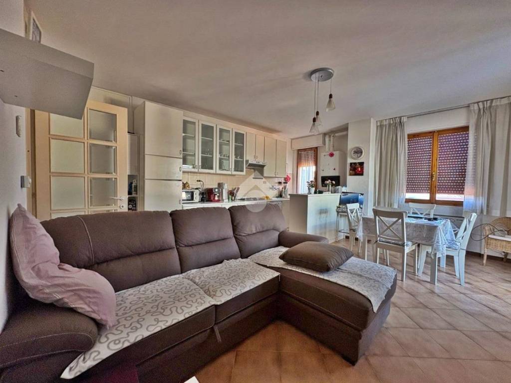 Appartamento a Gualdo tadino in Viale Roma, 88 - Foto 5