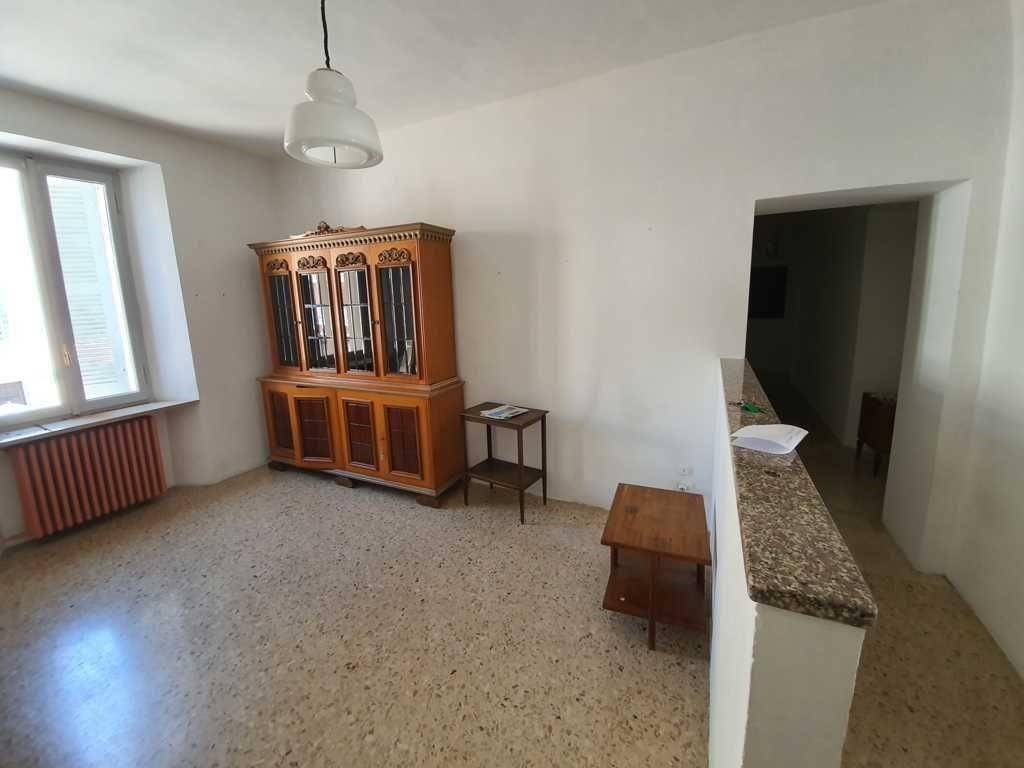 Appartamento a Tonco in PIAZZA VITTORIO EMANUELE II - Foto 3