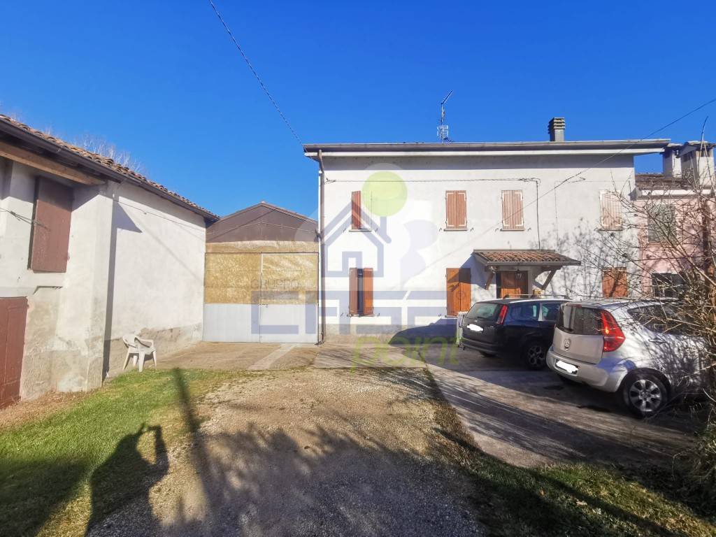 Casa indipendente a Guastalla in via Chiesa 44 - Foto 2