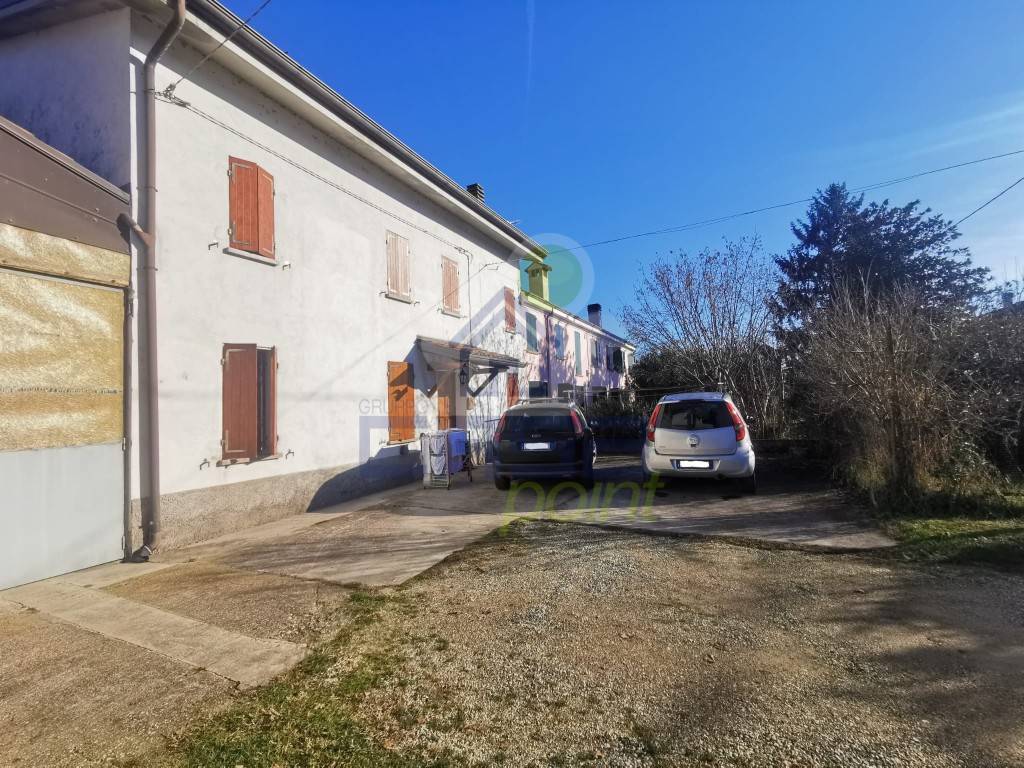 Casa indipendente a Guastalla in via Chiesa 44 - Foto 3