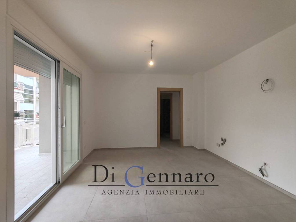 Appartamento a Alba adriatica in Viale Giuseppe Mazzini, 126 - Foto 4